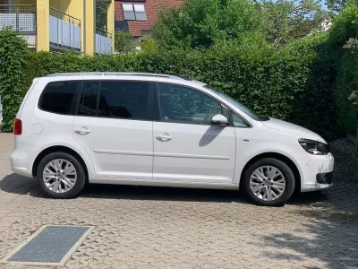 Gebraucht VW Touran S 105 PS (77 kW) 2013 Weiß Van / Kleinbus