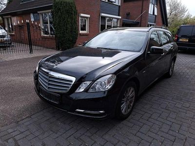 Gebraucht Mercedes E220 Elegance 170 PS (125 kW) 2011 Schwarz Kombi