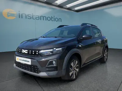 Neu Dacia Sandero Stepway 110 PS (80 kW) 2026 Schwarz Kleinwagen
