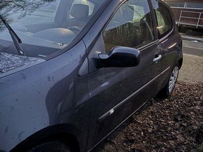 Gebraucht 2005 Renault Clio II Dynamique | 1.050 € (Guter Preis)