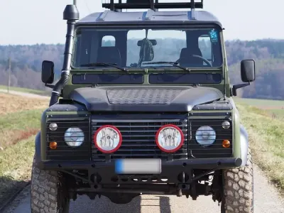 Gebraucht Land Rover Defender 112 PS (82 kW) 1998 Grün SUV
