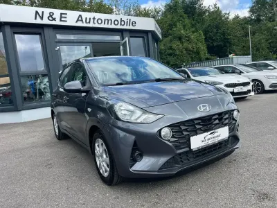 Gebraucht Hyundai i10 Select 67 PS (49 kW) 2020 Silber Kleinwagen
