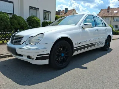 Gebraucht Mercedes C180 143 PS (105 kW) 2001 Weiß Limousine