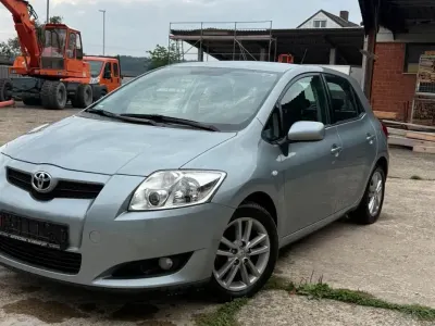 Gebraucht Toyota Auris 97 PS (71 kW) 2009 Andere farben Kleinwagen