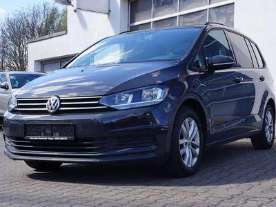 Gebraucht VW Touran Comfortline 116 PS (85 kW) 2018 Uranograu Van / Kleinbus