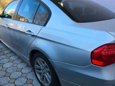 Gebraucht BMW 318 143 PS (105 kW) 2009 Silber Limousine