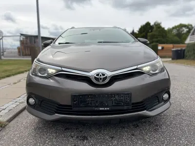 Gebraucht Toyota Auris Touring Sports Comfort 111 PS (81 kW) 2016 Grau Kombi