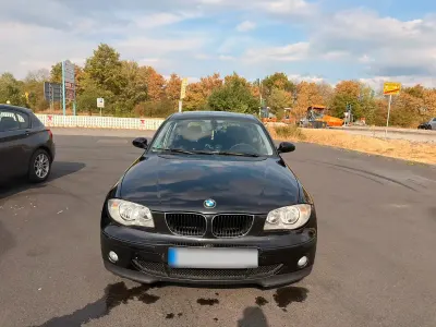 Gebraucht BMW 118 129 PS (94 kW) 2006 Schwarz Kleinwagen