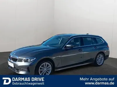 Gebraucht BMW 330e Sport Line 184 PS (135 kW) 2020 Grau Kombi