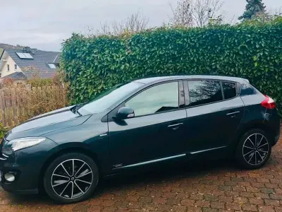 Gebraucht Renault Mégane III Bose Edition 116 PS (85 kW) 2013 Schwarz Limousine