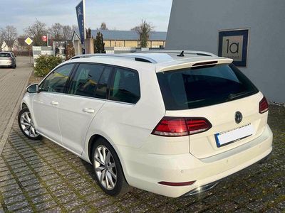 Weiß Gebraucht 2017 VW Golf VII Highline Kombi | 17.500 € (Etwas zu teuer)