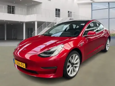 Second-hand Tesla Model 3 Long Range AWD 258 kW (351 CP) 2019 Roșu Berlinǎ
