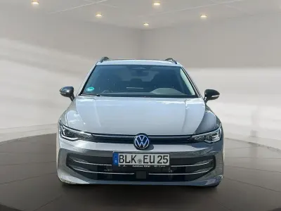 Gebraucht VW Golf VIII Life 150 PS (110 kW) 2026 Grau Kombi