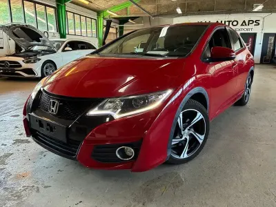 Gebraucht Honda Civic Comfort 99 PS (72 kW) 2015 Rot Limousine