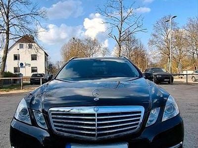 Gebraucht Mercedes E220 170 PS (125 kW) 2012 Schwarz Kombi