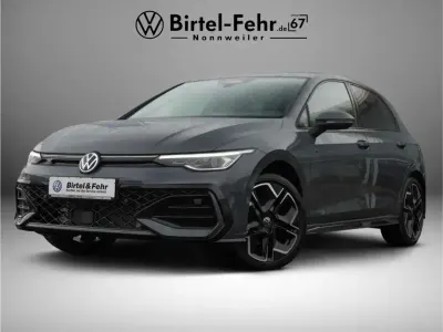 Neu VW Golf VIII R-line 150 PS (110 kW) 2026 Delfingrau metallic Limousine