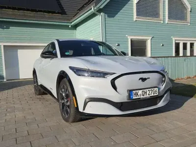 Gebraucht Ford Mustang Mach-E Premium 197 kW (269 PS) 2022 Weiß SUV