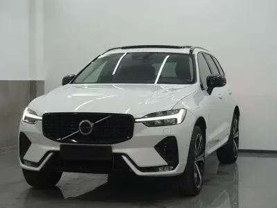 Usata Volvo XC60 Plus 197 CV (144 kW) 2024 Bianco SUV