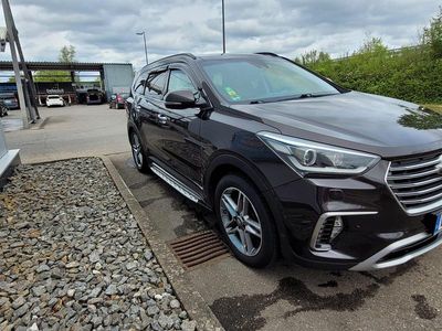 Hyundai Grand Santa Fe