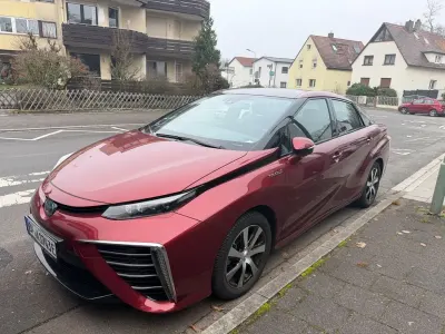 Gebraucht Toyota Mirai 154 PS (113 kW) 2020 Rot Limousine