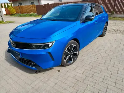 Usata Opel Astra Elegance 131 CV (96 kW) 2023 Blu Utilitaria