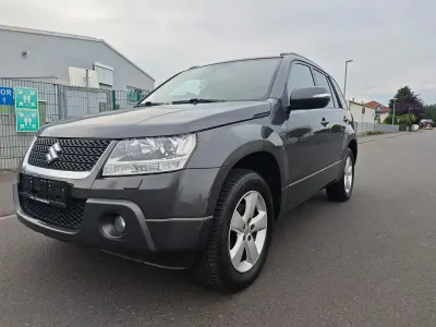 Gebraucht Suzuki Grand Vitara 129 PS (94 kW) 2011 Grau SUV