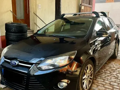 Gebraucht Ford Focus Titanium 125 PS (91 kW) 2012 Schwarz Kombi