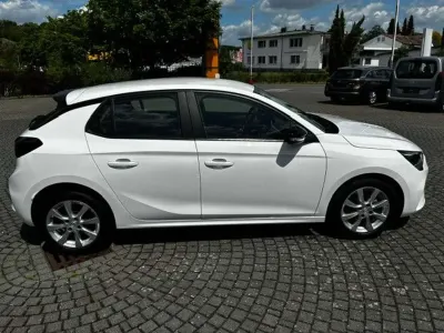 Używany Opel Corsa Edition 75 KM (55 kW) 2022 Biały Hatchback