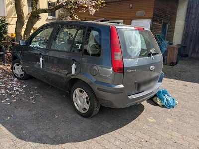 Second-hand Ford Fusion 68 CP (50 kW) 2004 Albastru Hatchback