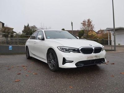 Gebraucht BMW 330 Sport Line 265 PS (194 kW) 2019 Weiß Limousine