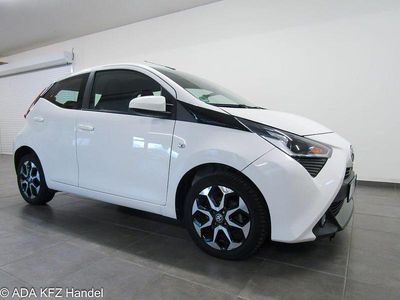 Solid white Gebraucht 2021 Toyota Aygo X-play Kleinwagen | 11.999 € (Fairer Preis)