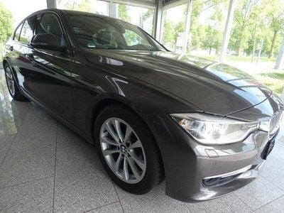 Usado BMW 320 Sport Line 184 HP (135 kW) 2013 Castanho Sedan