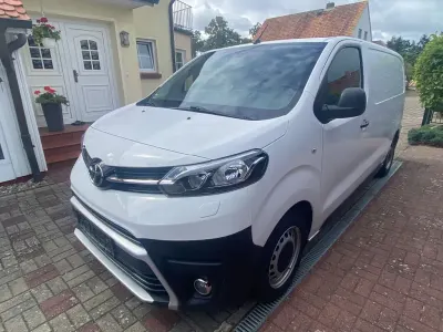 Gebraucht Toyota Proace 120 PS (88 kW) 2019 Weiß Van / Kleinbus
