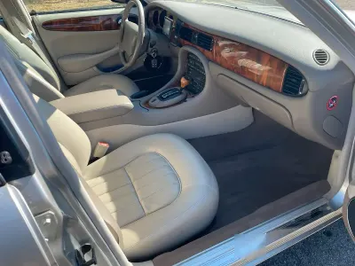 Gebraucht Jaguar XJ 237 PS (174 kW) 1999 Silber Limousine