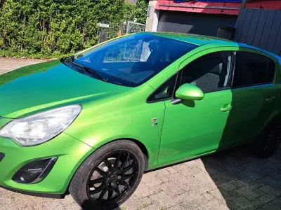 Gebraucht Opel Corsa Color Edition 87 PS (63 kW) 2012 Grün Kleinwagen