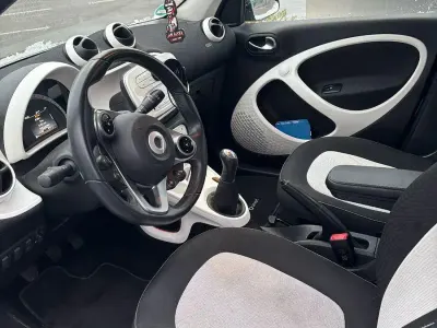 Begagnad Smart ForFour 71 HK (52 kW) 2014 Svart Halvkombi