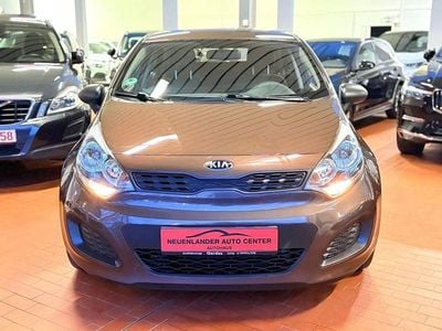 Gebraucht Kia Rio Attract 86 PS (63 kW) 2012 Braun Limousine
