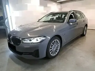 Gebraucht BMW 530e Shadowline 292 PS (214 kW) 2021 Grau Kombi