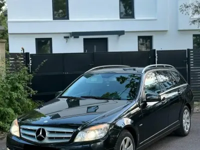 Gebraucht Mercedes C220 Avantgarde 170 PS (125 kW) 2010 Schwarz Kombi