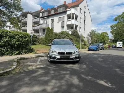 Gebraucht BMW 218 Active Tourer Sport Line 150 PS (110 kW) 2015 Silber Van / Kleinbus
