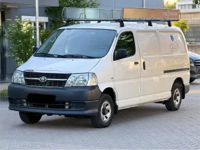 Gebraucht Toyota HiAce 117 PS (86 kW) 2009 Weiß Van