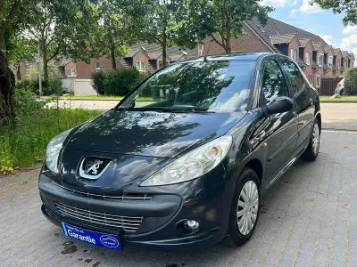 Gebraucht Peugeot 206+ 60 PS (44 kW) 2009 Andere farben Kleinwagen