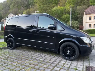 Używany Mercedes Viano 224 KM (164 kW) 2012 Czarny Minivan