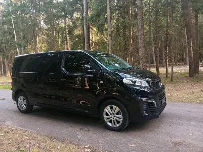 Gebraucht Peugeot Expert 177 PS (130 kW) 2022 Schwarz Van