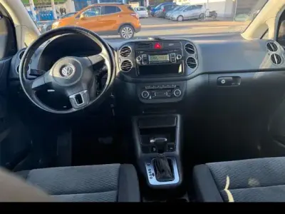 Gebraucht VW Golf VI 122 PS (89 kW) 2009 Rot Kleinwagen