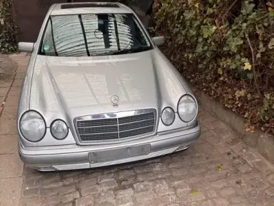Gebraucht Mercedes 320 224 PS (164 kW) 1999 Silber Limousine