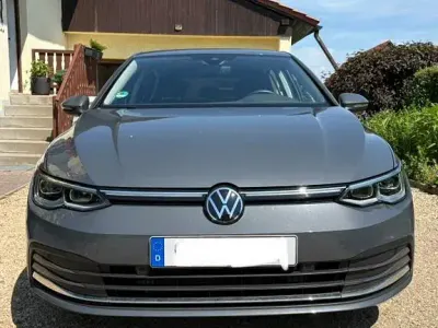 Gebraucht VW Golf VIII Style 150 PS (110 kW) 2023 Grau Limousine
