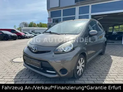 Second-hand Toyota Aygo Connect Style 68 CP (50 kW) 2012 Gri Hatchback