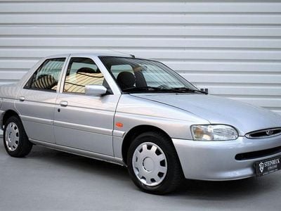 Gebraucht Ford Escort Ghia 90 PS (66 kW) 1997 Silber Limousine