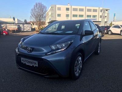 Neu Toyota Aygo Business Edition 72 PS (52 kW) 2025 Celestite grey Kleinwagen